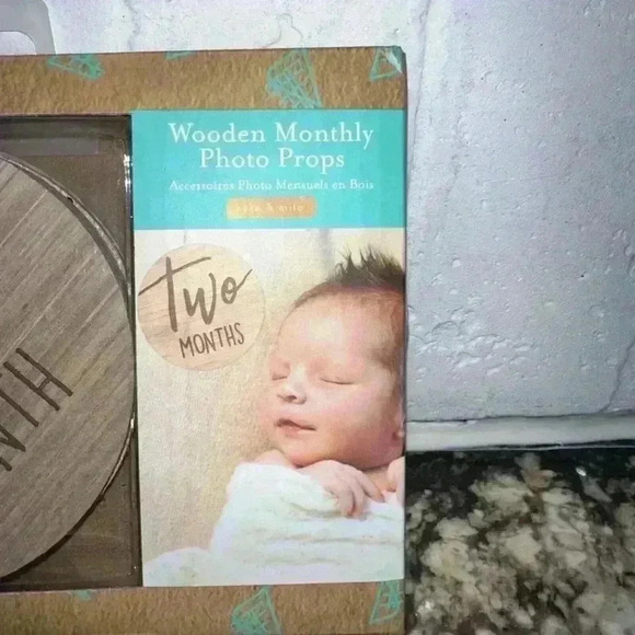 Wooden Monthly Photo Props by Pearhead Kate & Milo for Newborn Baby Pictures NWT - Picture 2 of 6